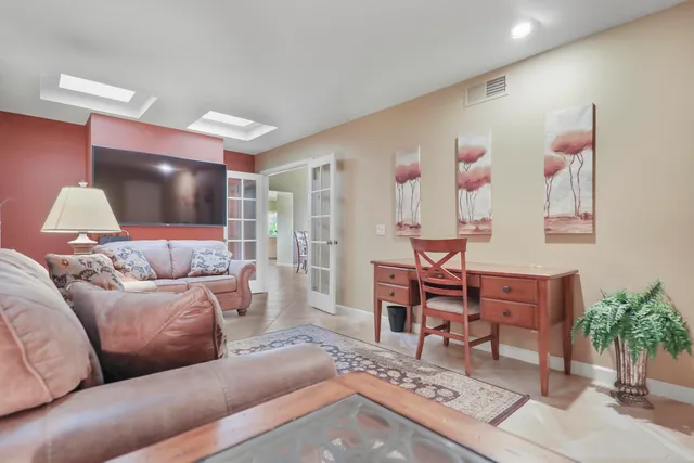 $575,000 | 241 Bouquet Canyon Drive, Palm Desert, CA 92211