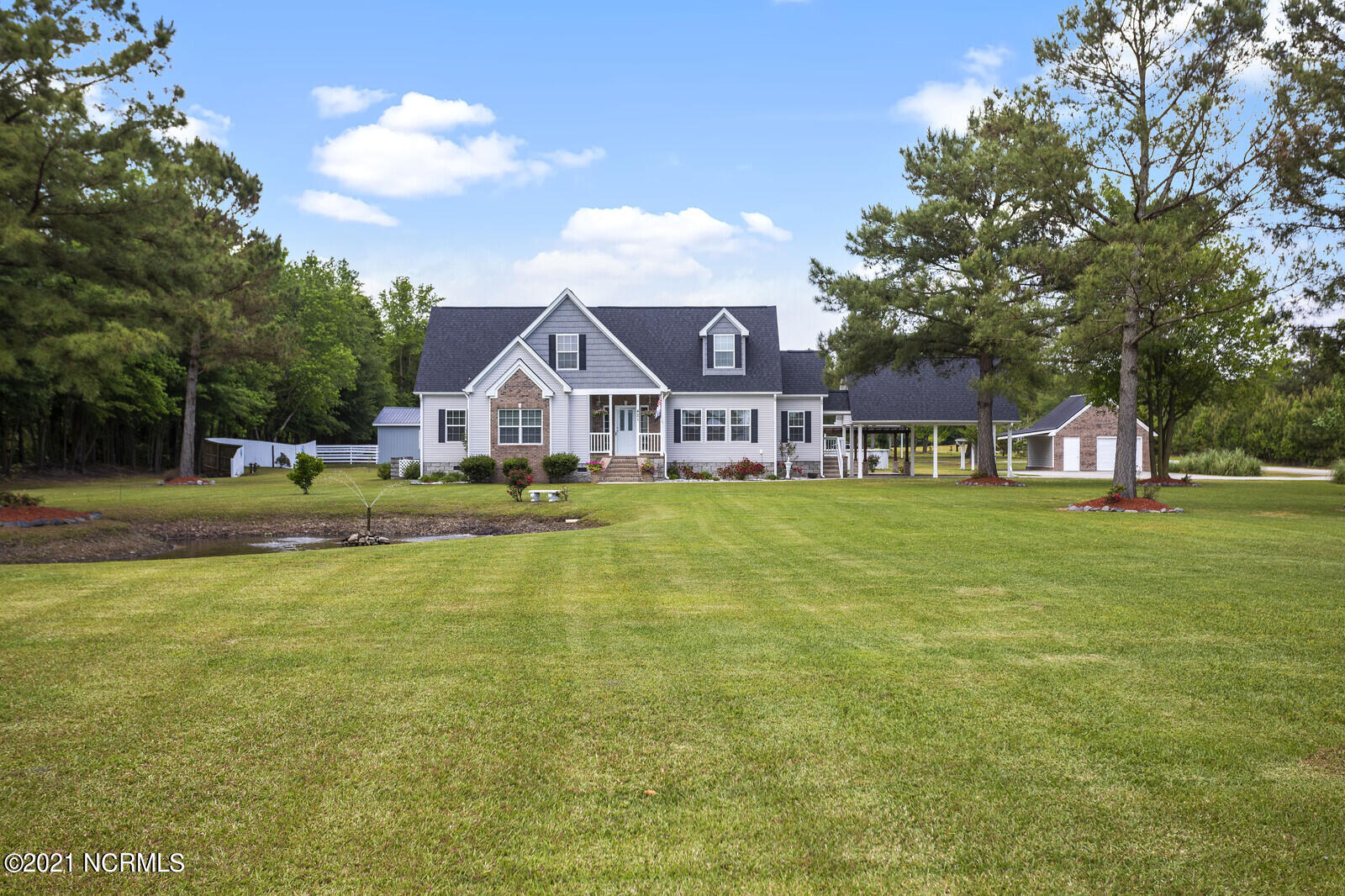 421 Jackson Store Road Beulaville, NC 28518 - Photo 2 of 99 Massive Front Yard