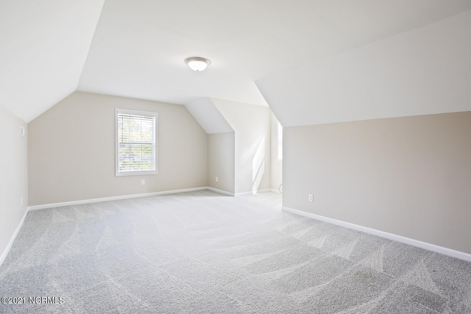 421 Jackson Store Road Beulaville, NC 28518 - Photo 39 of 99 2nd Floor Large Open room