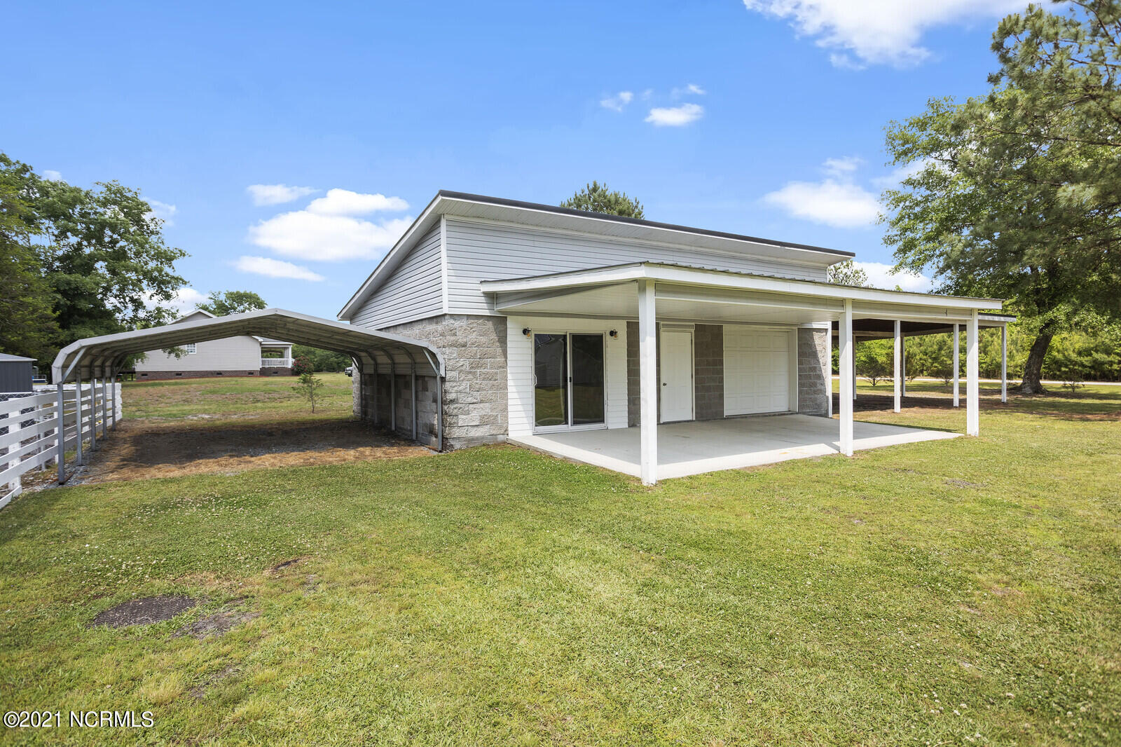 421 Jackson Store Road Beulaville, NC 28518 - Photo 60 of 99 Car Port and Building with Lean-to and Covered Porch