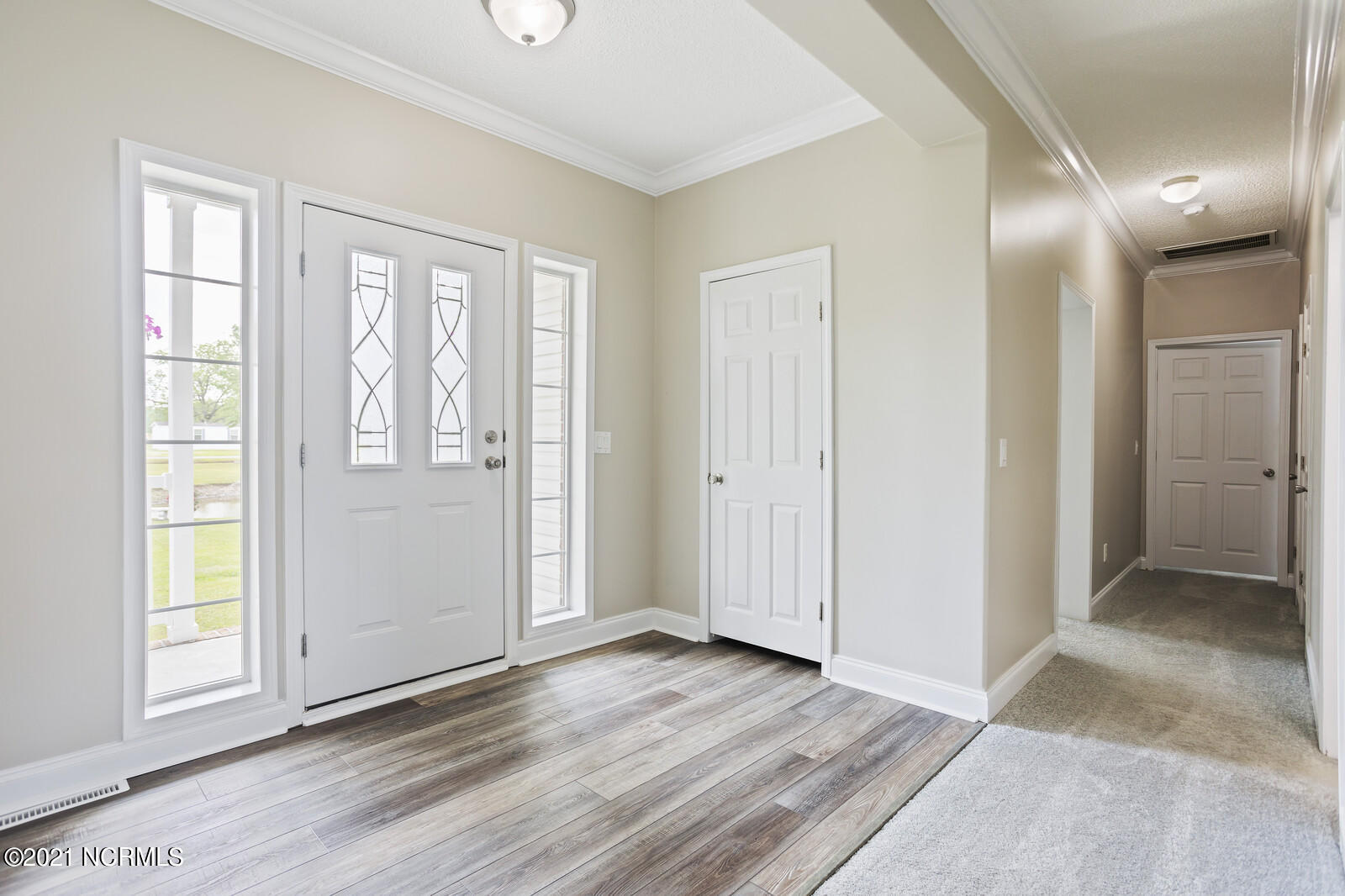 421 Jackson Store Road Beulaville, NC 28518 - Photo 6 of 99 Foyer