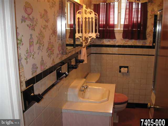 2431 Raleigh Drive York, PA 17402 - Photo 11 of 16 Gallery Image 11