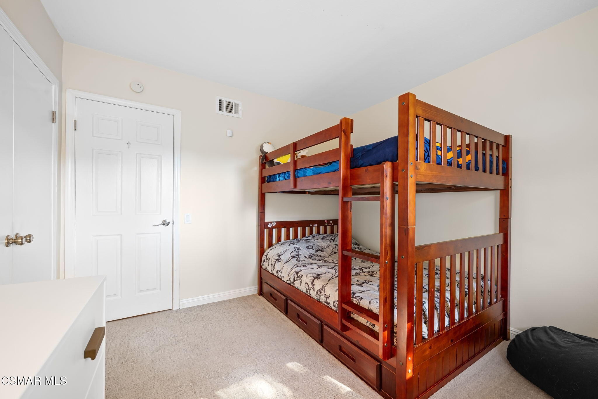 191 Thames Street Thousand Oaks, CA 91360 - Photo 16 of 40 3-web-or-mls-191-thames-st