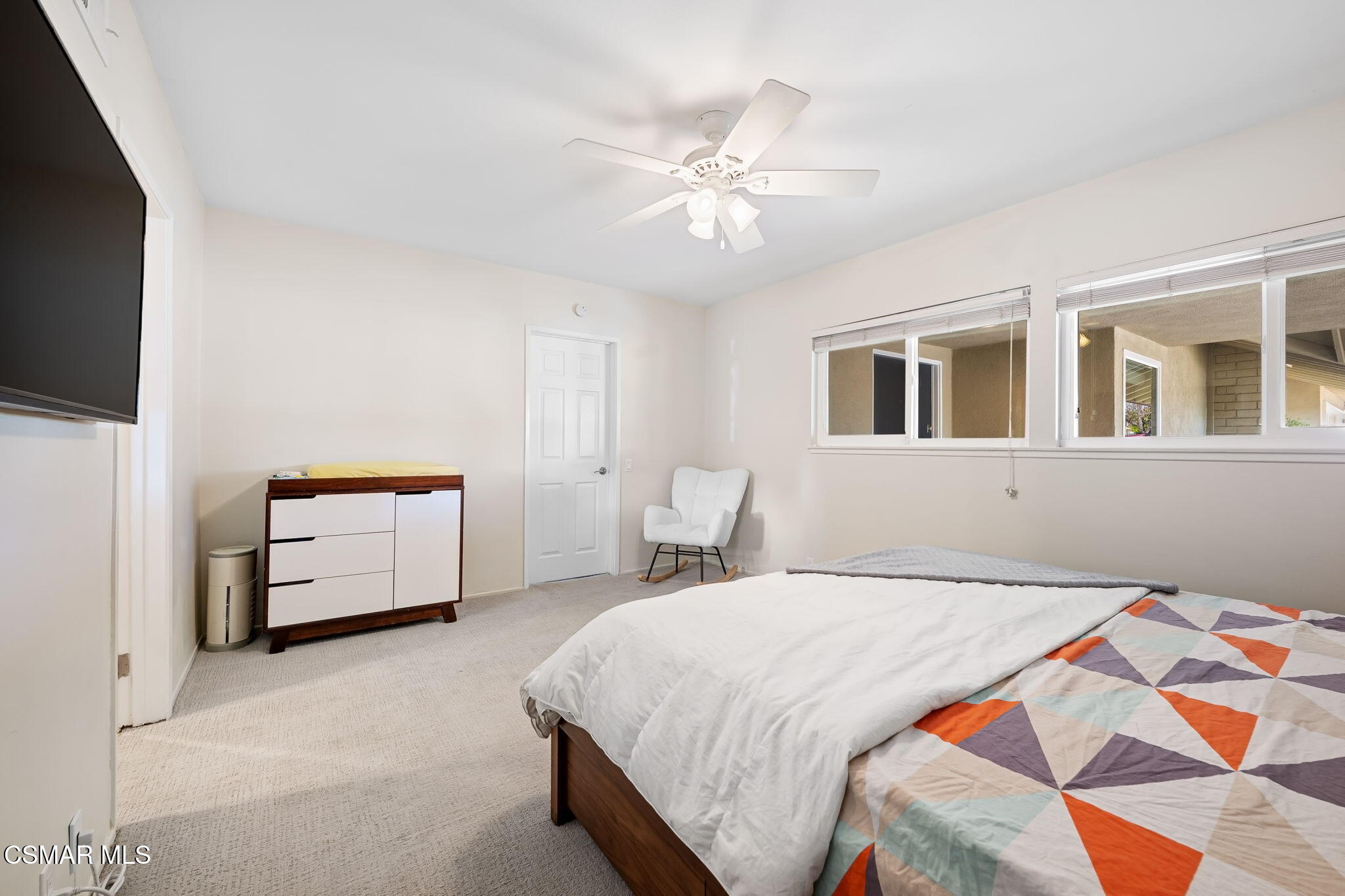 191 Thames Street Thousand Oaks, CA 91360 - Photo 19 of 40 8-web-or-mls-191-thames-st