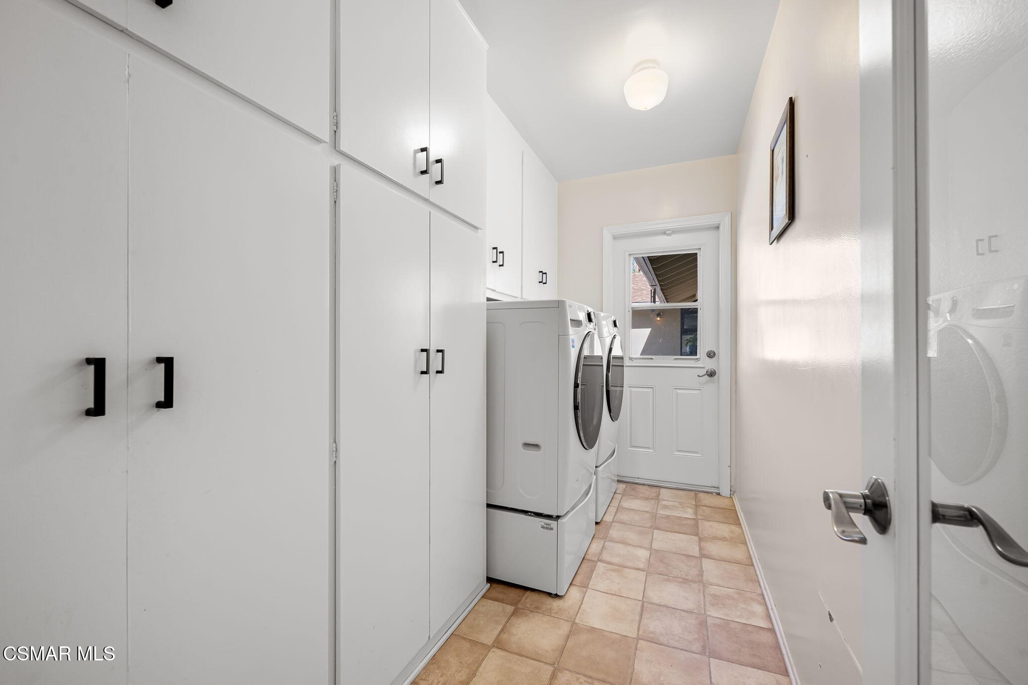 191 Thames Street Thousand Oaks, CA 91360 - Photo 28 of 40 6-web-or-mls-191-thames-st