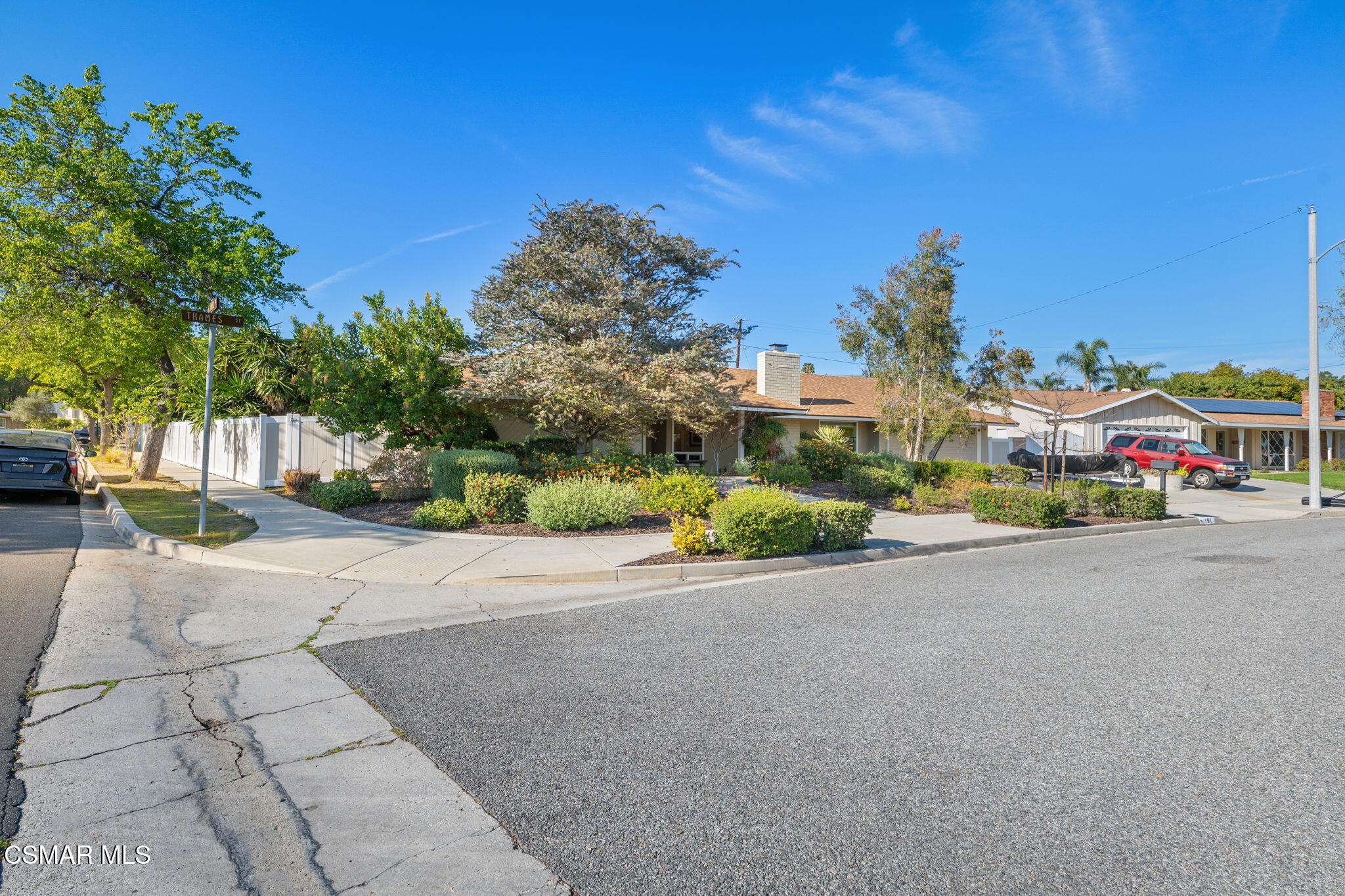 191 Thames Street Thousand Oaks, CA 91360 - Photo 3 of 40 28-web-or-mls-191-thames-st