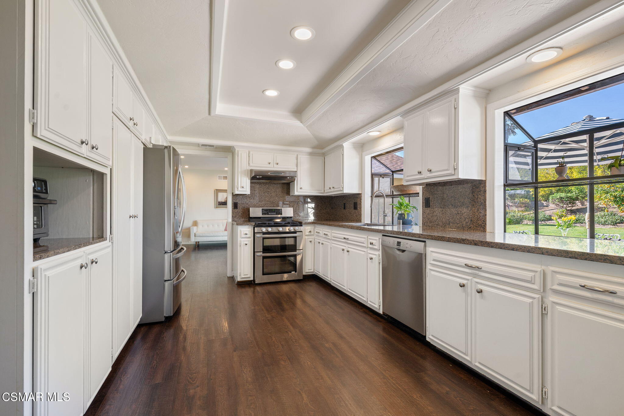 191 Thames Street Thousand Oaks, CA 91360 - Photo 9 of 40 18-web-or-mls-191-thames-st