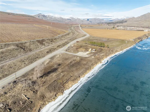 a view of an ocean beach