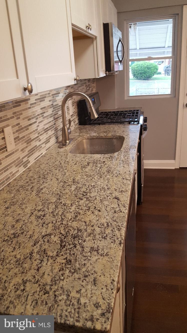 4270 Rokeby Road Baltimore, MD 21229 - Photo 12 of 22 Granite Kitchen Counter