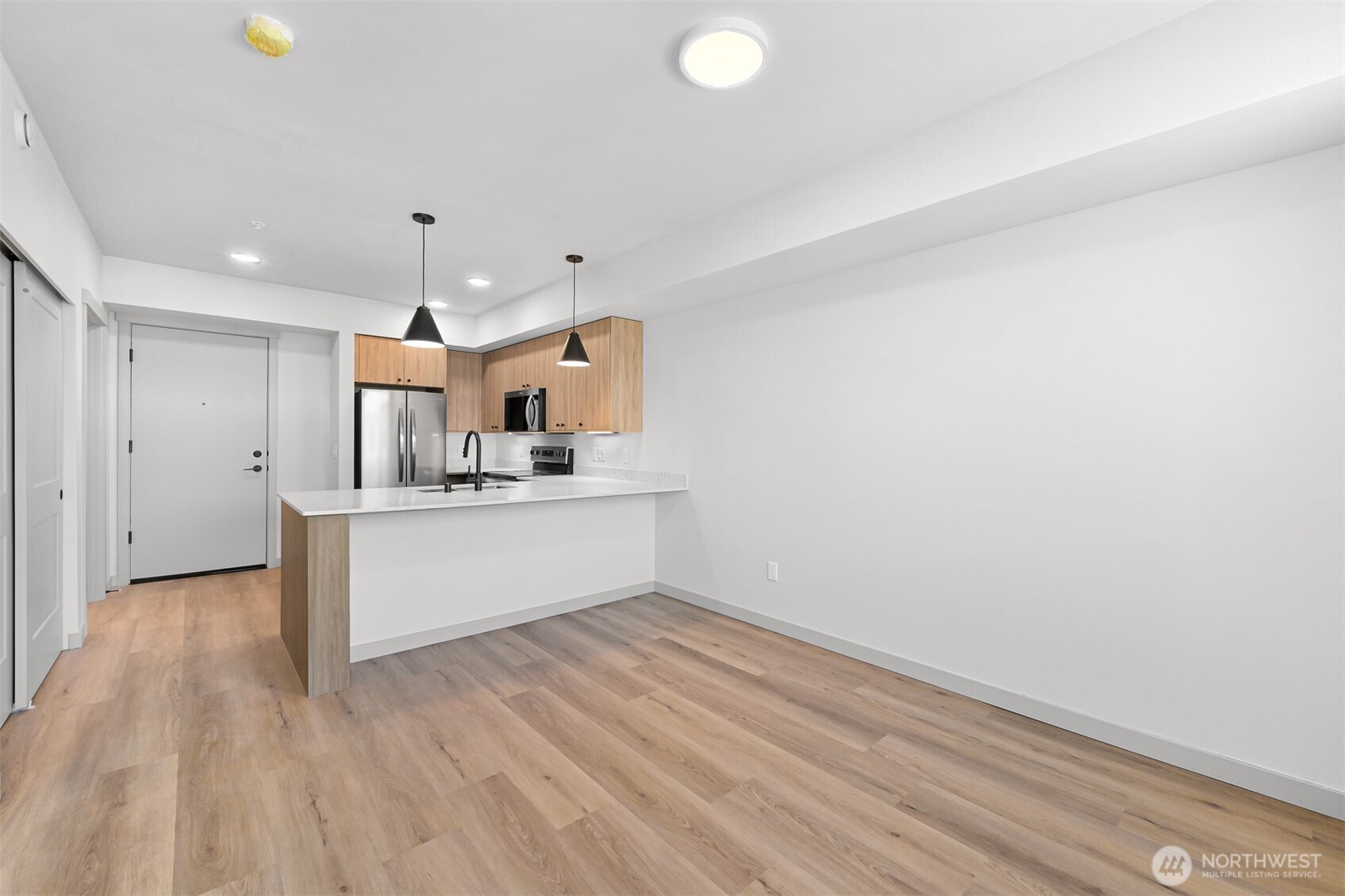 820 North State Street, Unit 608 Bellingham, WA 98225 - Photo 4 of 23