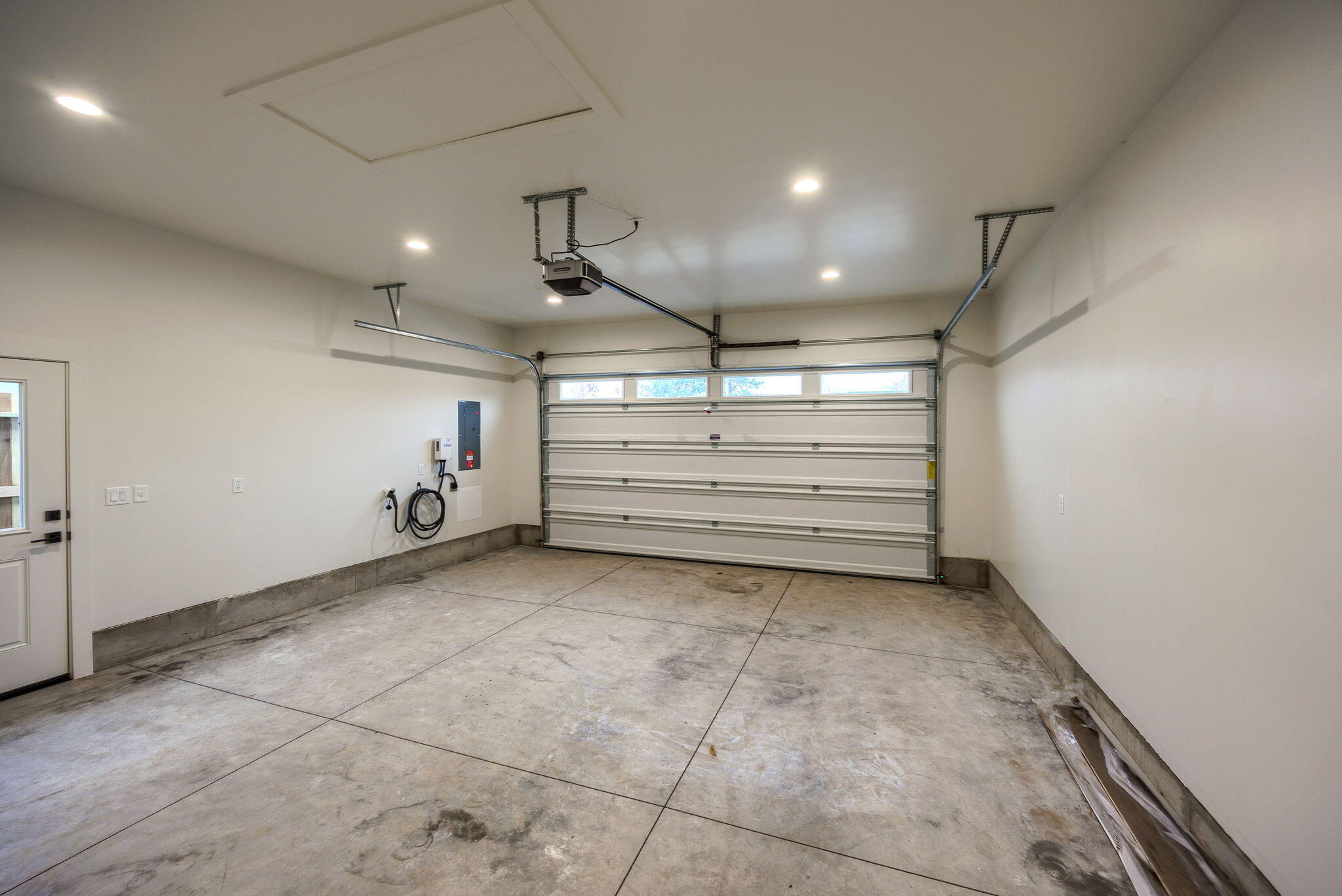 340 Randy Street Ashland, OR 97520 - Photo 40 of 44 Garage