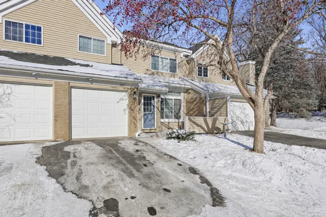 $240,000 | 18071 Settlers Way, Eden Prairie, MN 55347