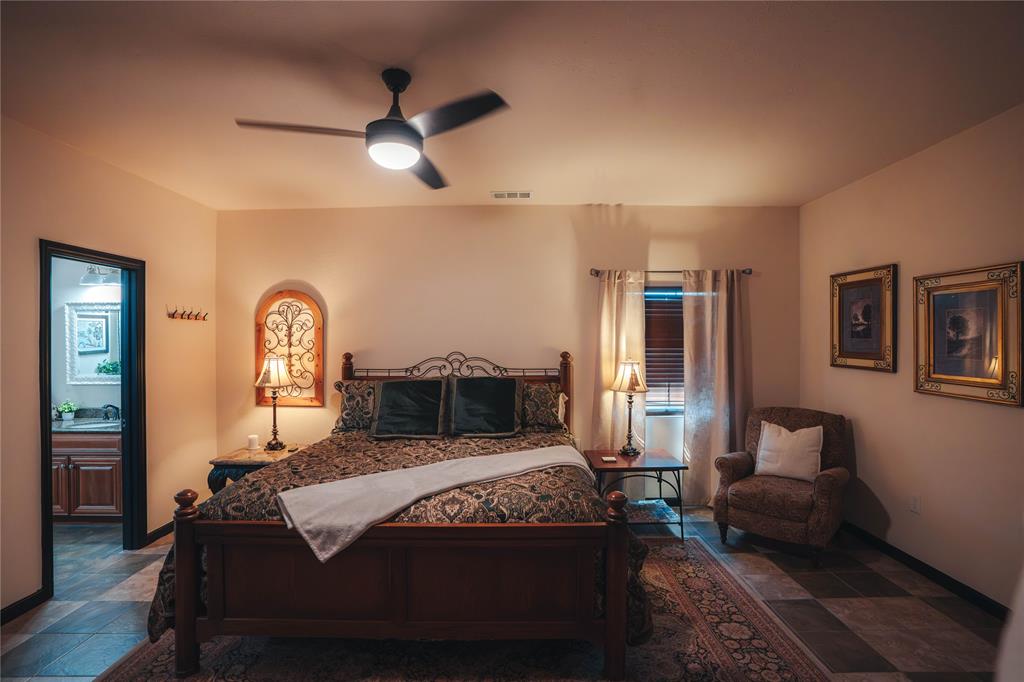 20548 Fm 901 Road Gordonville, TX 76245 - Photo 17 of 39 Primary suite