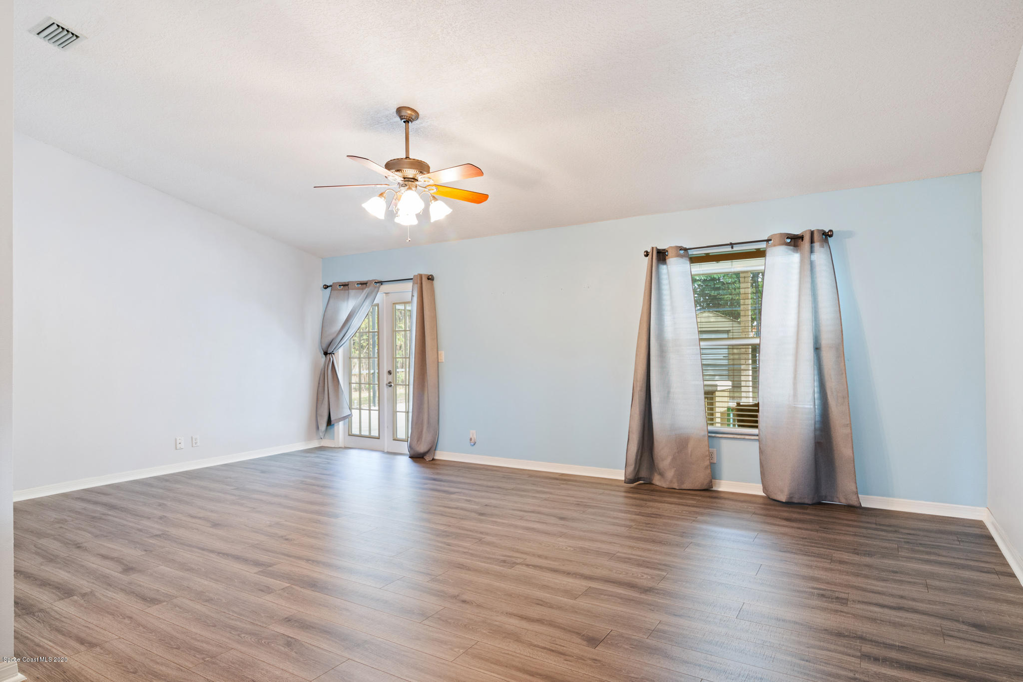 804 Gardener Road Rockledge, FL 32955 - Photo 13 of 34 Living Room
