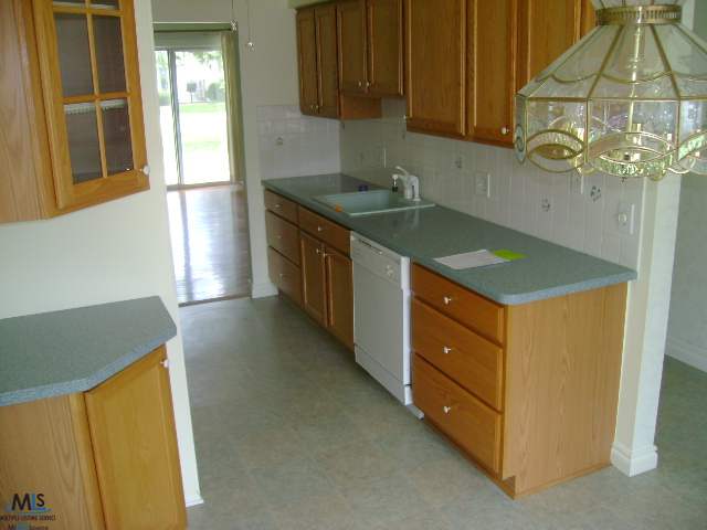 4448 15 Mile Road Sterling Heights, MI 48310 - Photo 4 of 12 31111358-3.JPG