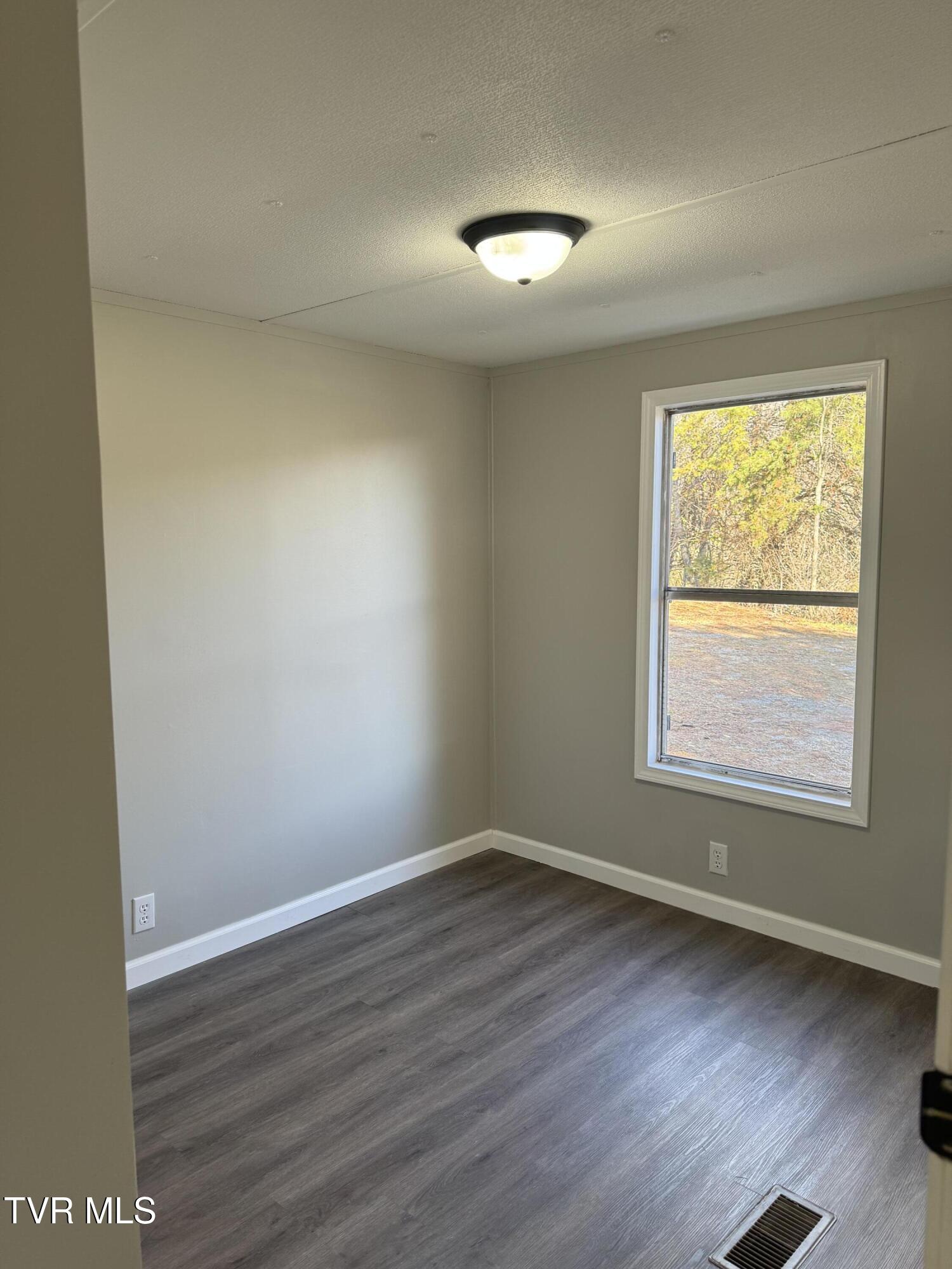 130 Lewis Blevins Road Elizabethton, TN 37643 - Photo 14 of 28 IMG_5752