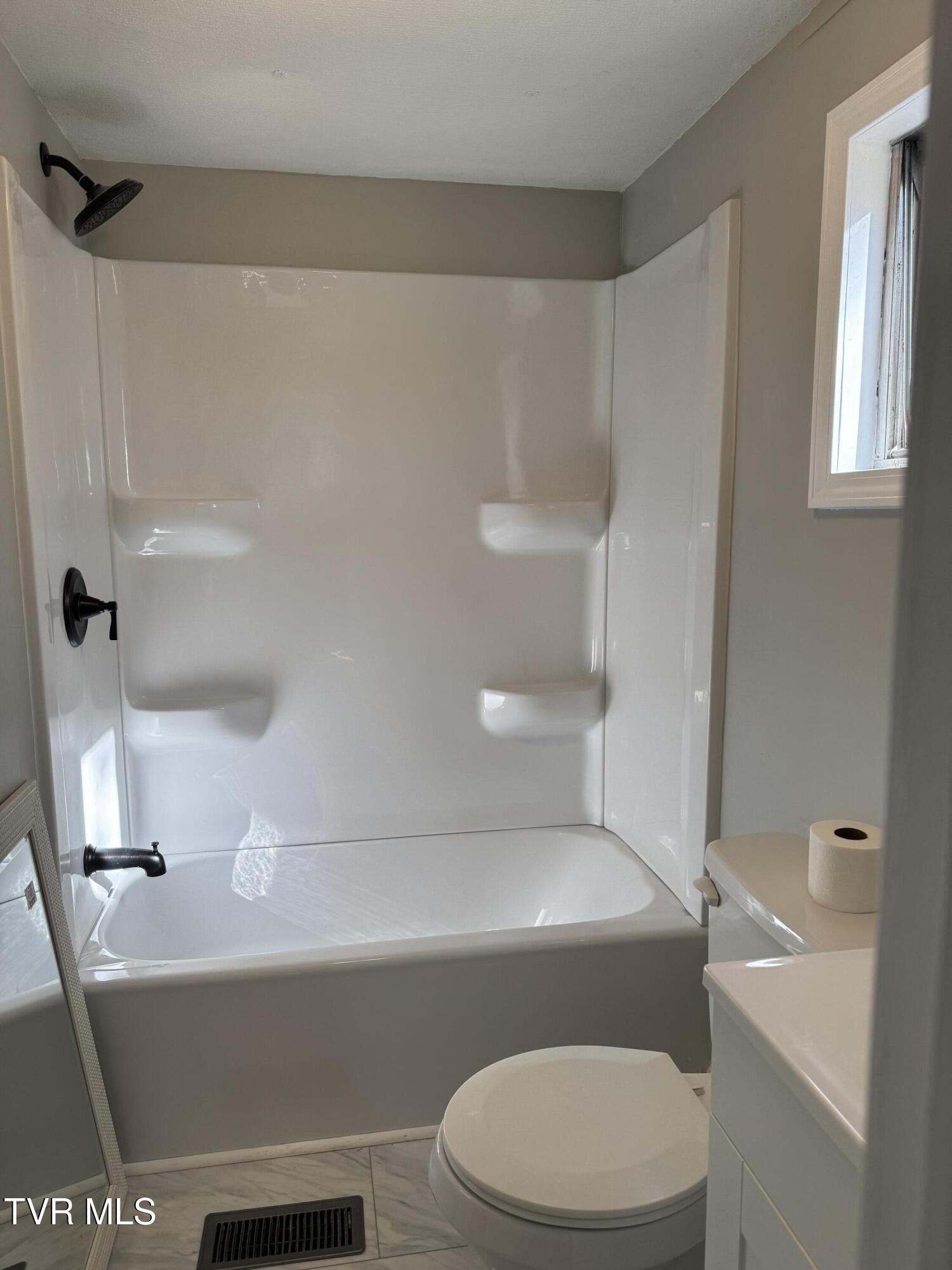 130 Lewis Blevins Road Elizabethton, TN 37643 - Photo 15 of 28 IMG_5754