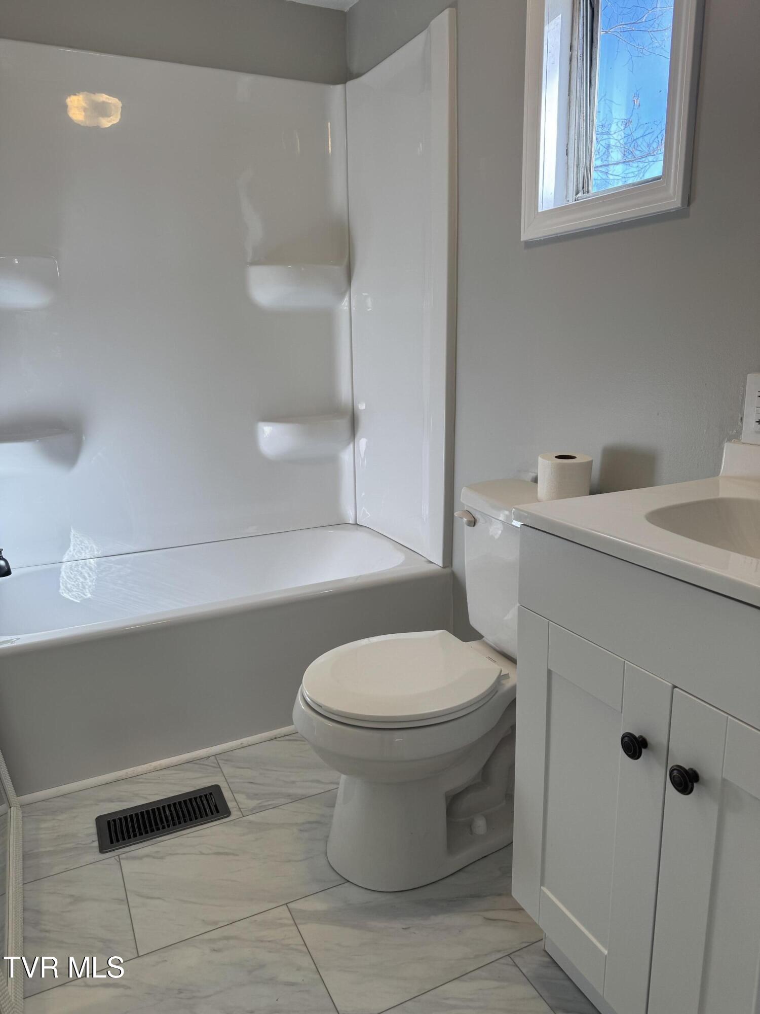 130 Lewis Blevins Road Elizabethton, TN 37643 - Photo 16 of 28 IMG_5756