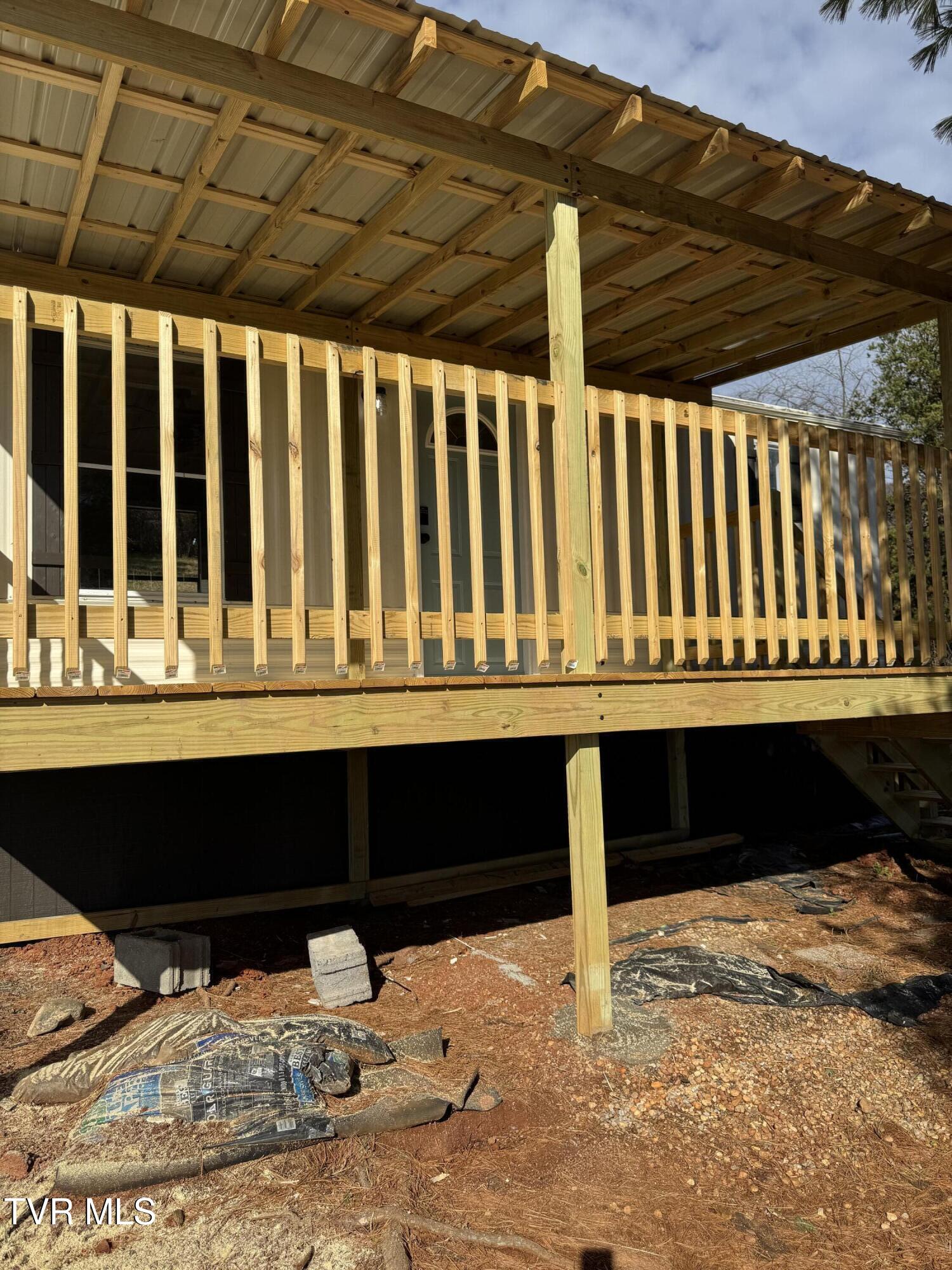 130 Lewis Blevins Road Elizabethton, TN 37643 - Photo 3 of 28 IMG_5787