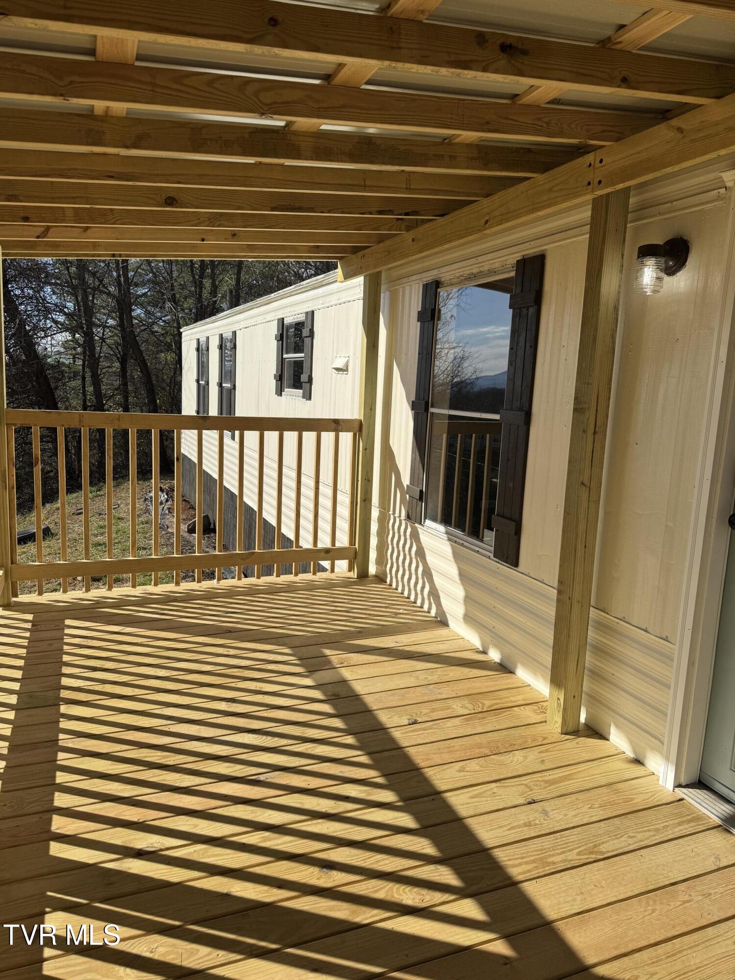 130 Lewis Blevins Road Elizabethton, TN 37643 - Photo 4 of 28 IMG_5751