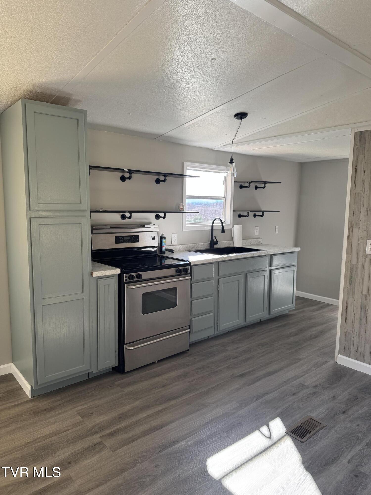 130 Lewis Blevins Road Elizabethton, TN 37643 - Photo 10 of 28 IMG_5782