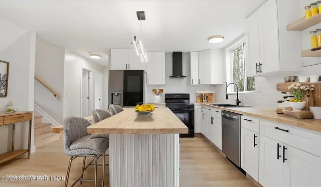 $359,900 | 45 Tamarack Terrace, Albrightsville, PA 18210