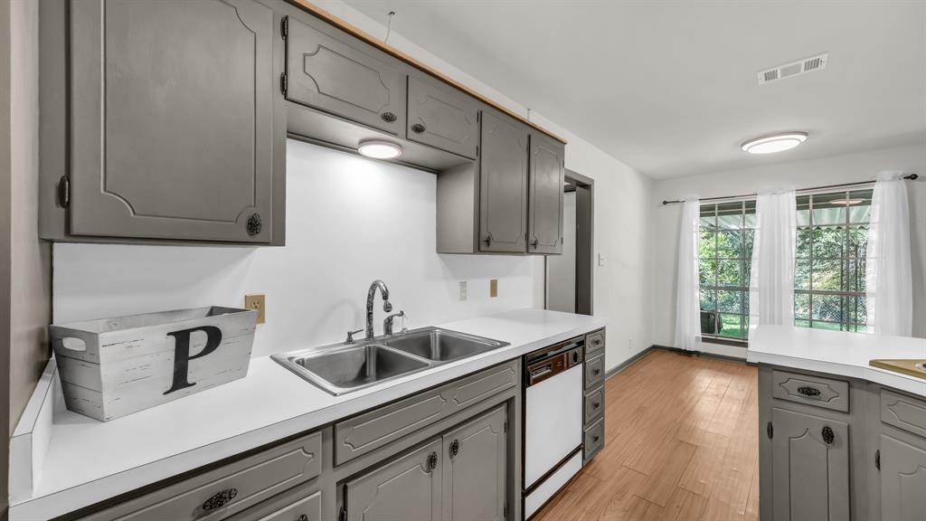 117 Redbird Lane Azle, TX 76020 - Photo 18 of 39