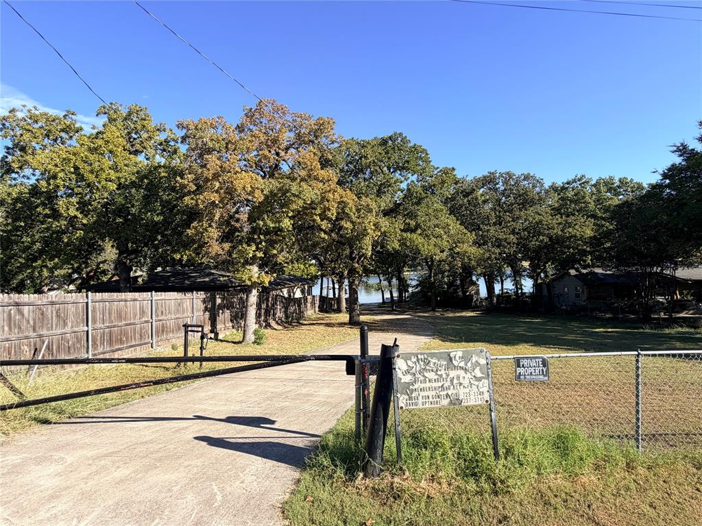 117 Redbird Lane Azle, TX 76020 - Photo 21 of 39