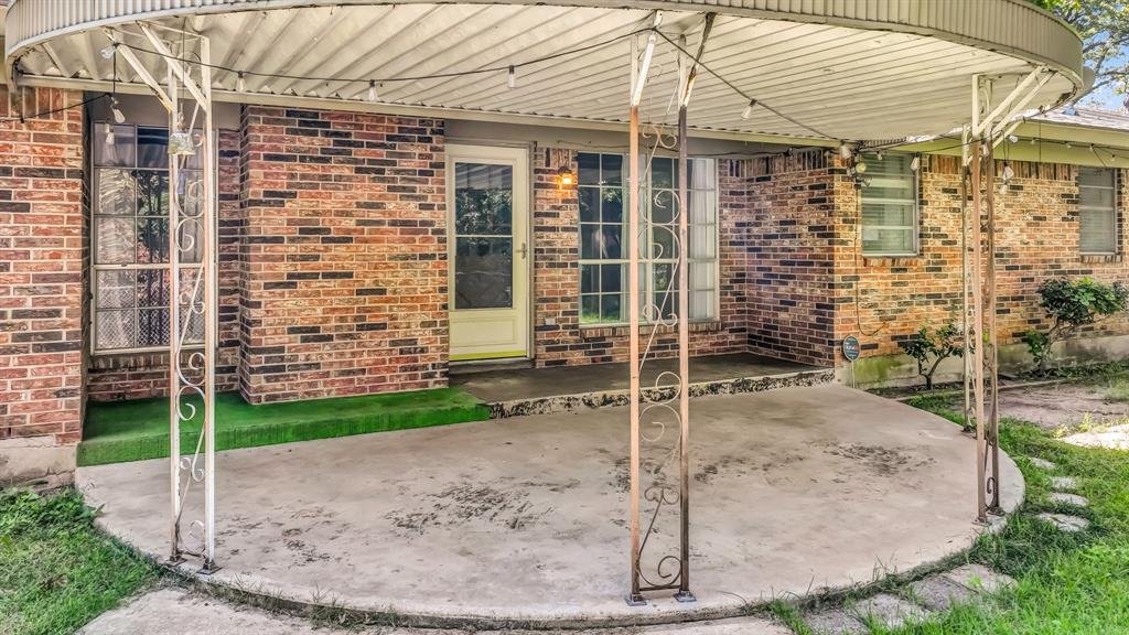 117 Redbird Lane Azle, TX 76020 - Photo 5 of 39