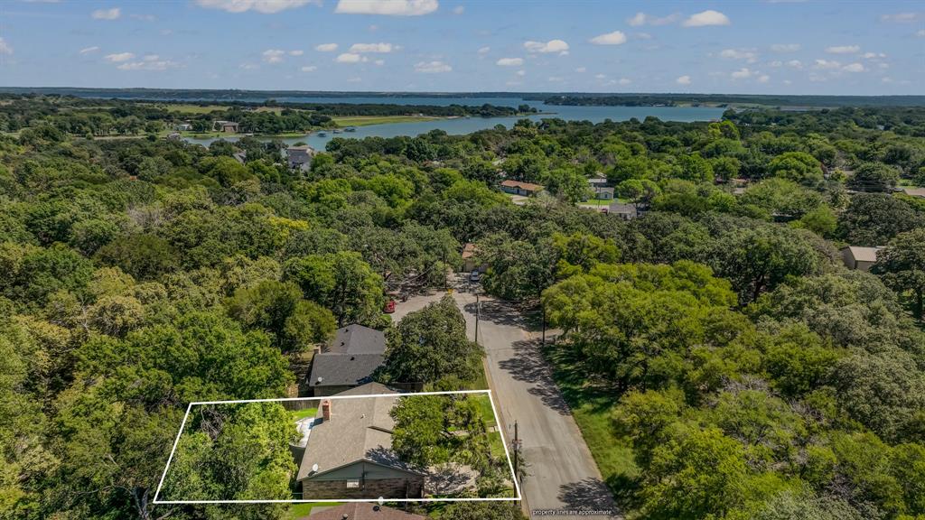 117 Redbird Lane Azle, TX 76020 - Photo 6 of 39