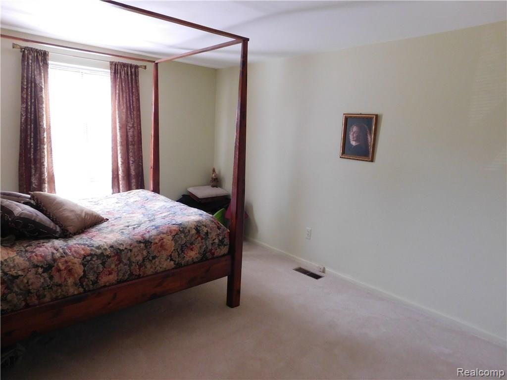 608 Lake Forest Road Rochester Hills, MI 48309 - Photo 15 of 19