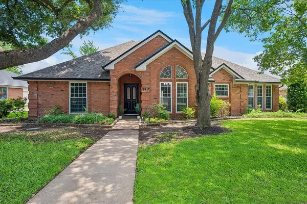 $600,000 | 3912 Brookside Drive, Bedford, TX 76021