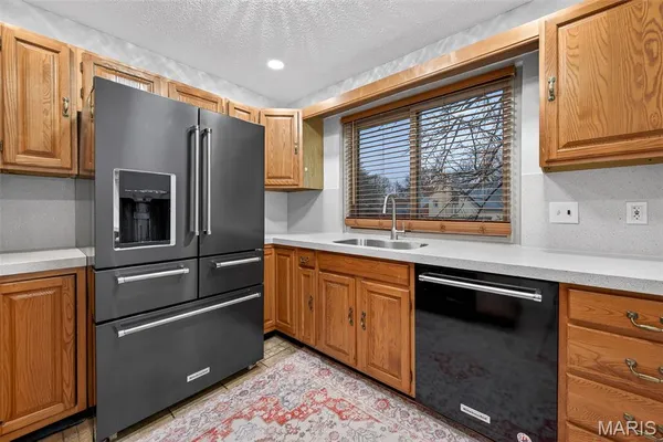 $330,000 | 1601 Country Hill Lane, Ballwin, MO 63021