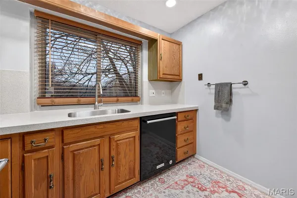 $330,000 | 1601 Country Hill Lane, Ballwin, MO 63021