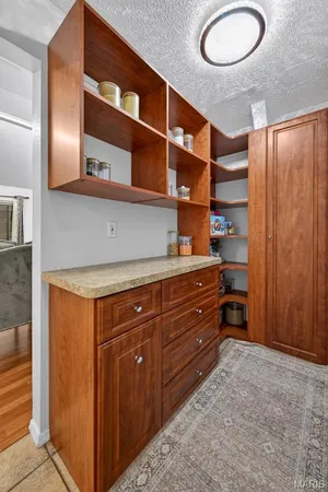 $330,000 | 1601 Country Hill Lane, Ballwin, MO 63021