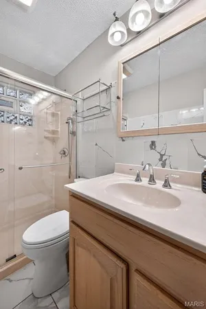 $330,000 | 1601 Country Hill Lane, Ballwin, MO 63021