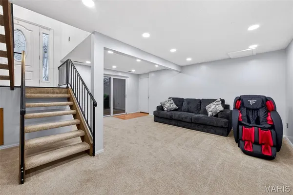 $330,000 | 1601 Country Hill Lane, Ballwin, MO 63021