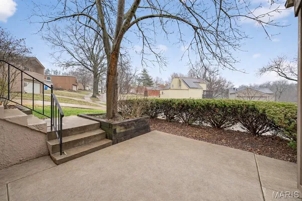 $330,000 | 1601 Country Hill Lane, Ballwin, MO 63021