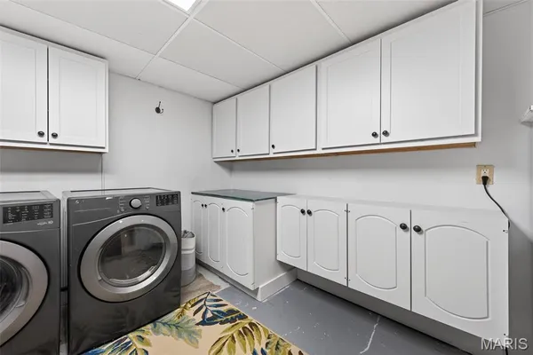 $330,000 | 1601 Country Hill Lane, Ballwin, MO 63021