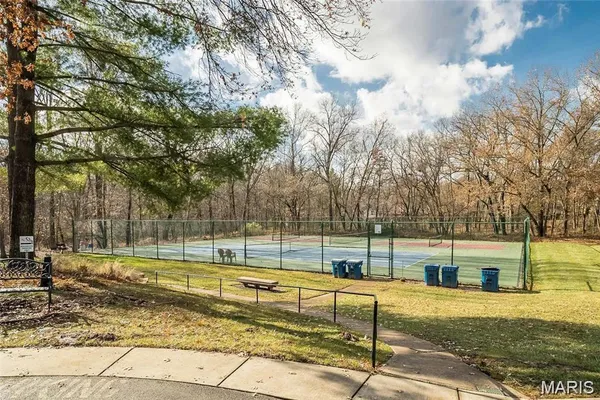 $330,000 | 1601 Country Hill Lane, Ballwin, MO 63021