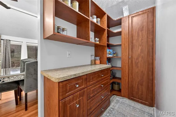 $330,000 | 1601 Country Hill Lane, Ballwin, MO 63021