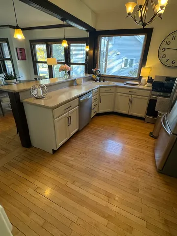 $569,900 | 203 West Geneva Street, Williams Bay, WI 53191