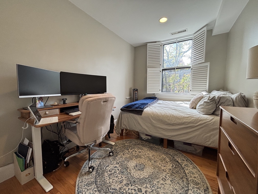 241 Beacon Street, Unit 5 Boston, MA 02116 - Photo 20 of 27
