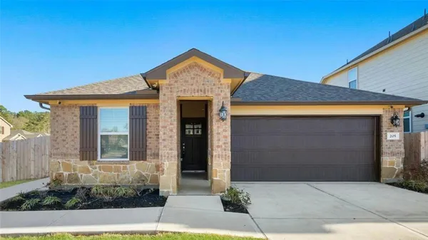 $2,500 | 205 Cresta Cv Court, Montgomery, TX 77316