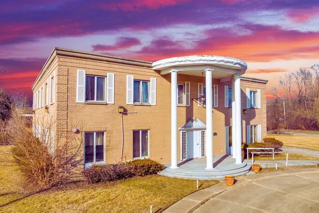 $379,000 | 13651 Crawford Avenue, Crestwood, IL 60418