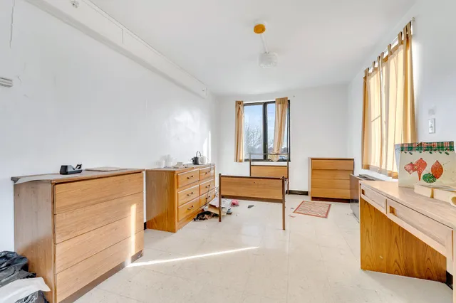 $379,000 | 13651 Crawford Avenue, Crestwood, IL 60418