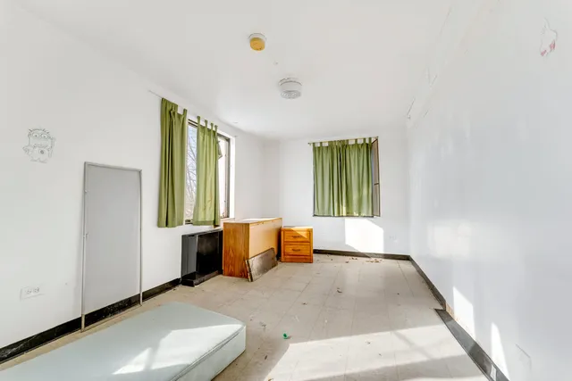 $379,000 | 13651 Crawford Avenue, Crestwood, IL 60418