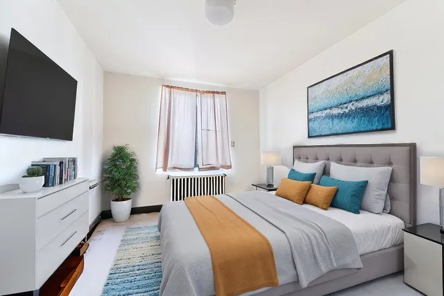 $379,000 | 13651 Crawford Avenue, Crestwood, IL 60418