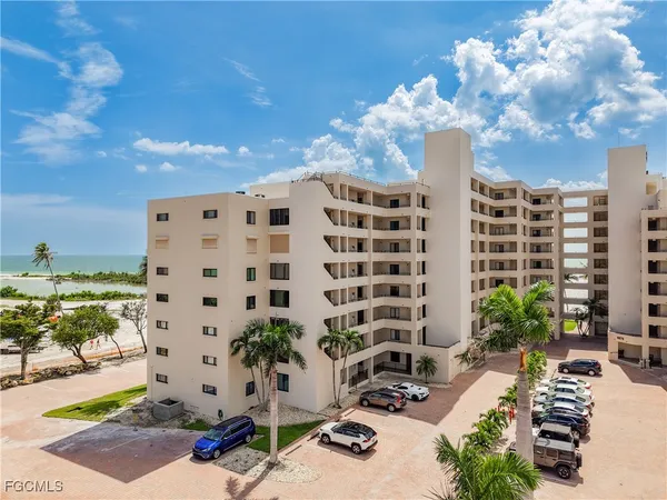 $599,000 | 6672 Estero Boulevard, Unit A610, Fort Myers Beach, FL 33931