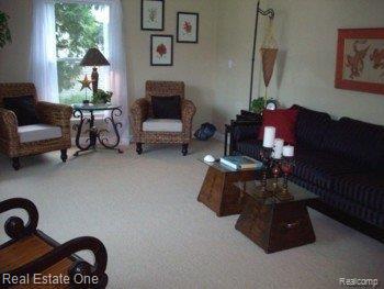 820 Fieldstone Drive Rochester, MI 48309 - Photo 2 of 19 Fieldstonelibrary